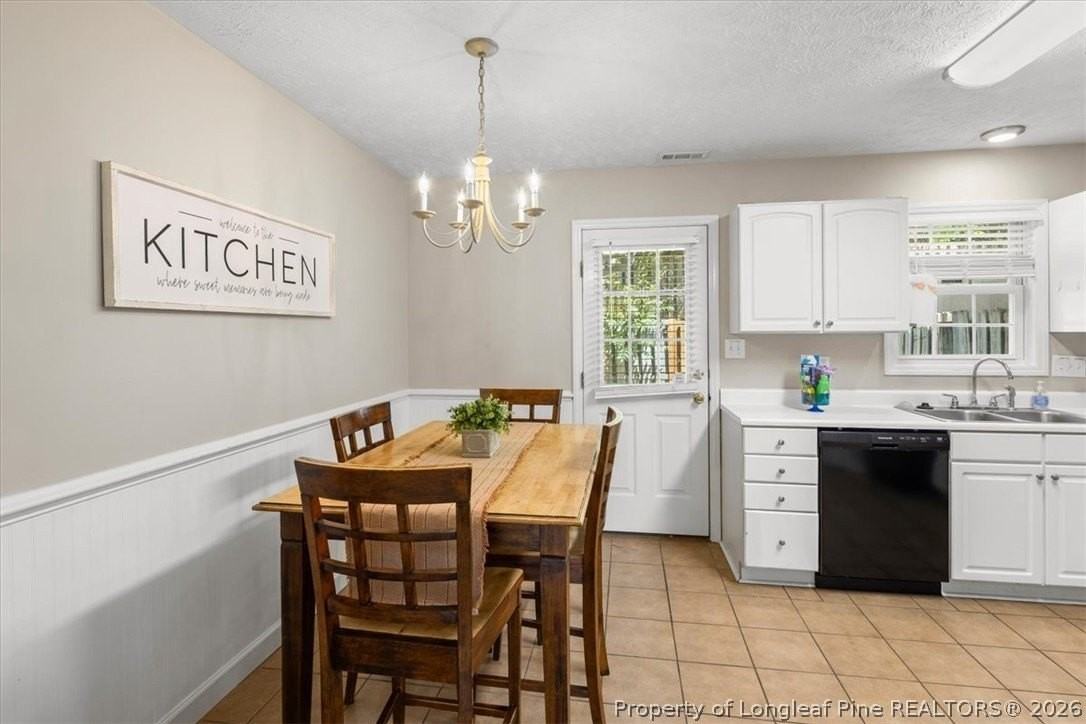 421 Cityview Ln - Photo 3 of 36