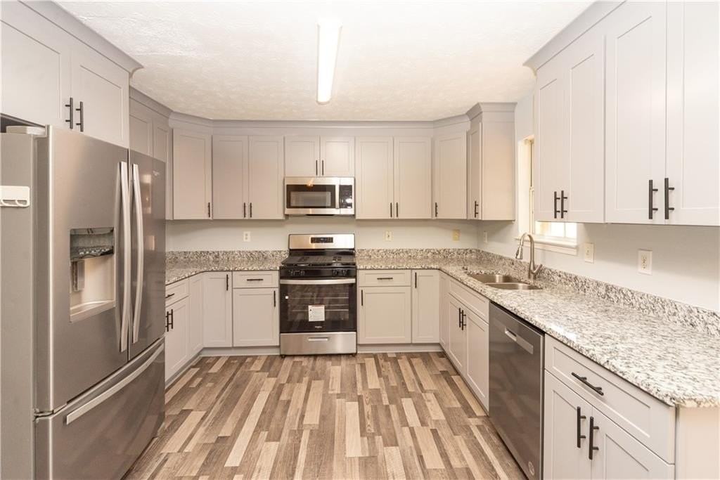 811 Sugar Oak Ln - Photo 4 of 19