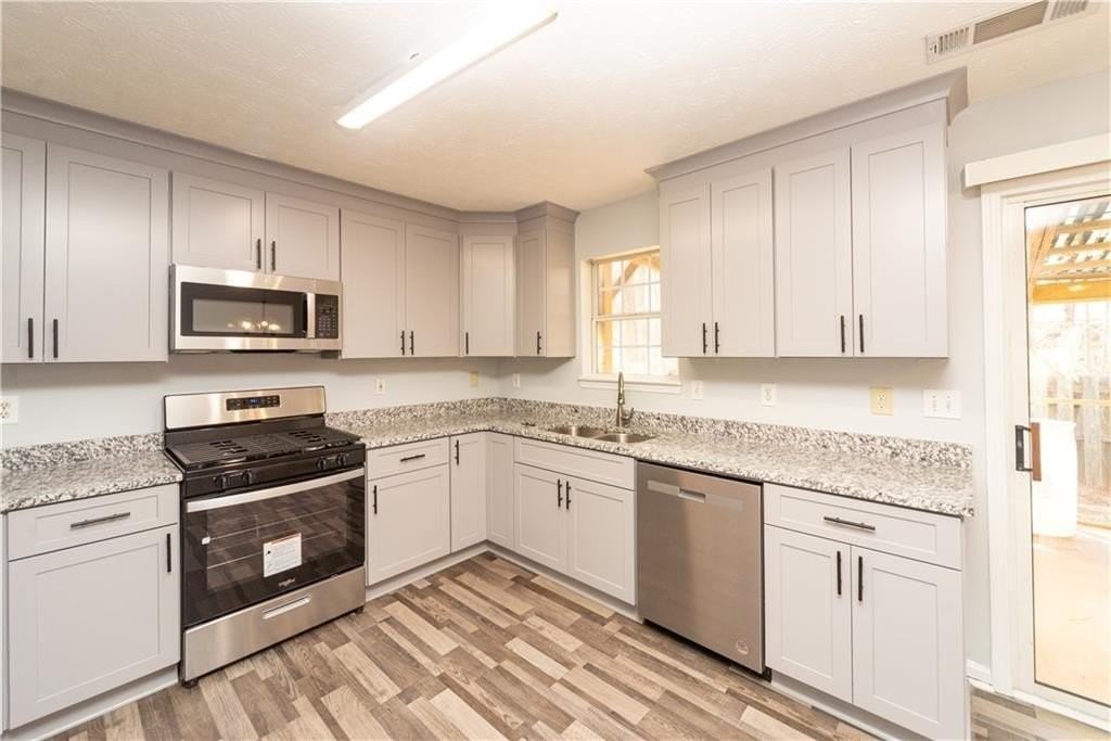811 Sugar Oak Ln - Photo 5 of 19