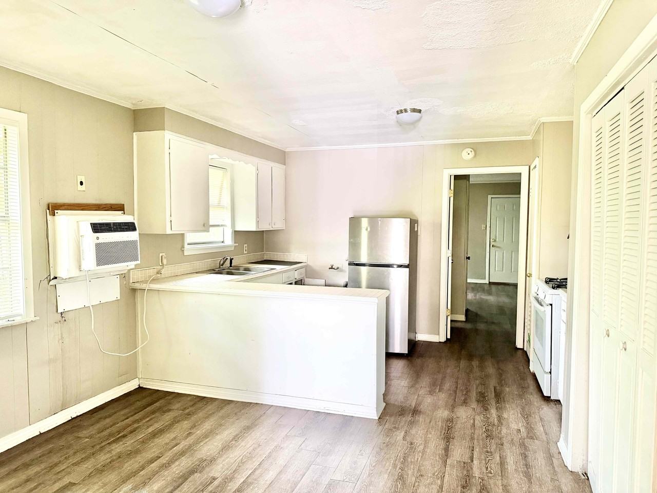 2030 Colorado St #2030 - Photo 2 of 9