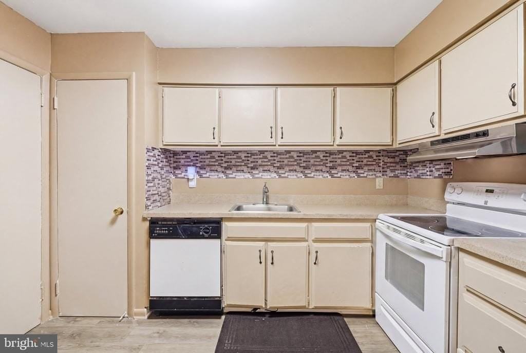 7D Dennison Dr #D - Photo 5 of 25