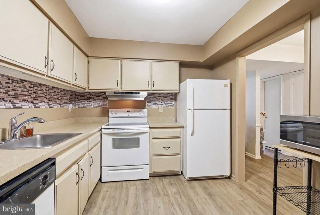 7D Dennison Dr #D - Photo 7 of 25