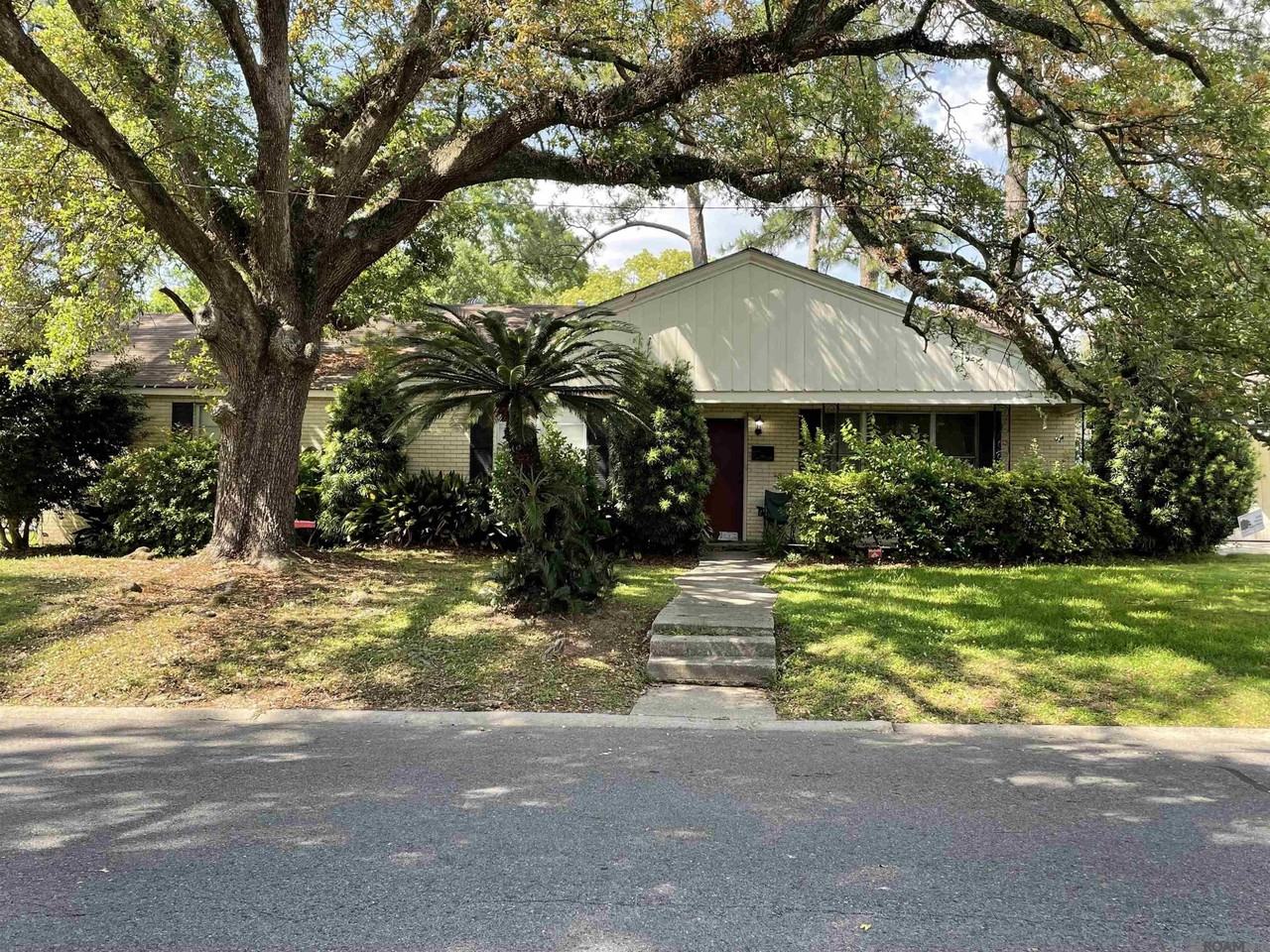 1725 April St - Photo 2 of 18