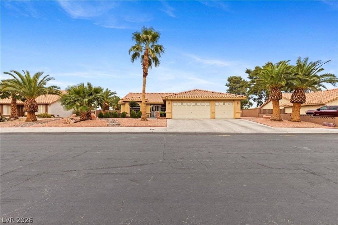 7530 Demona Dr - Photo 2 of 25