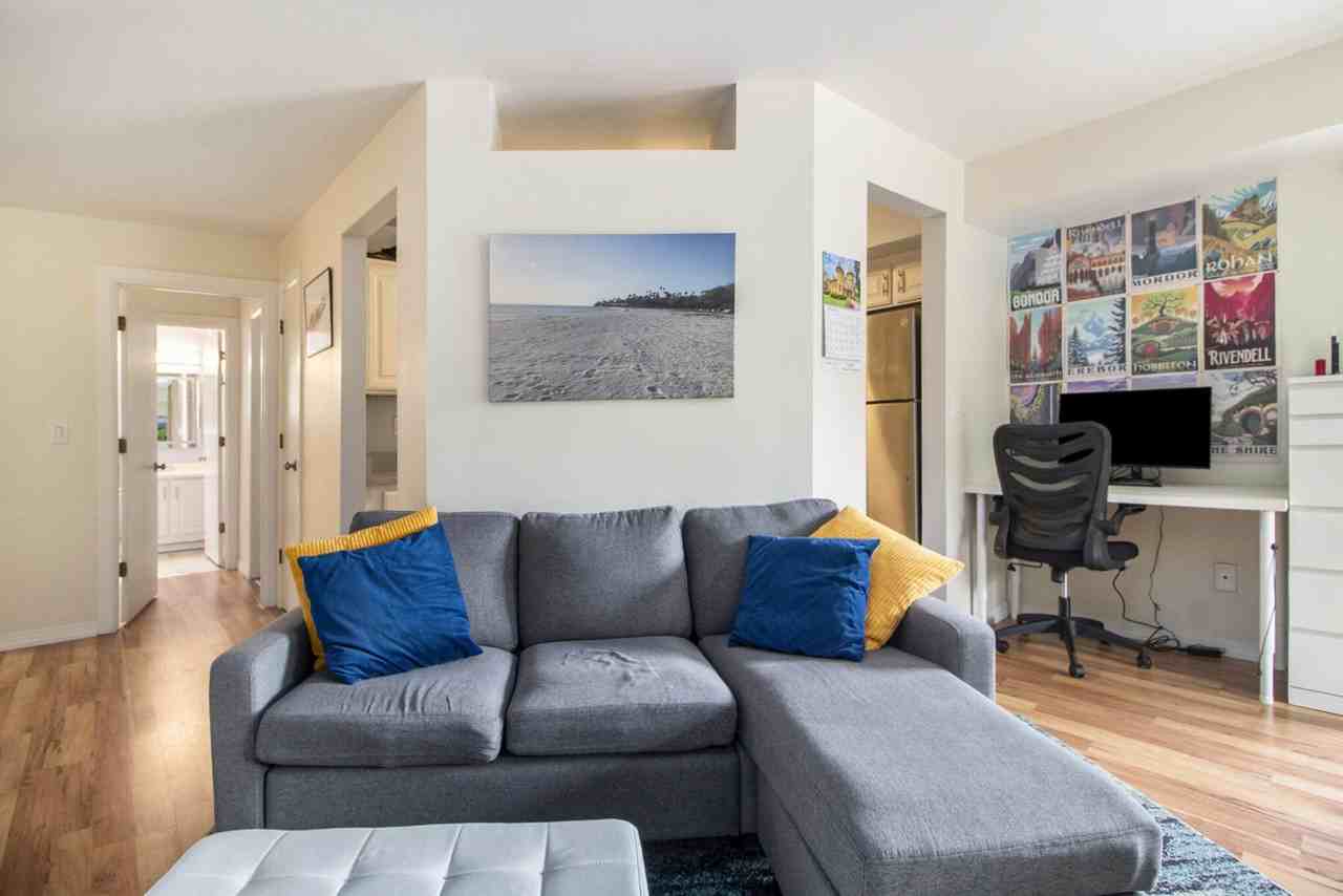 2221 S Huron Pkwy #2 - Photo 7 of 25