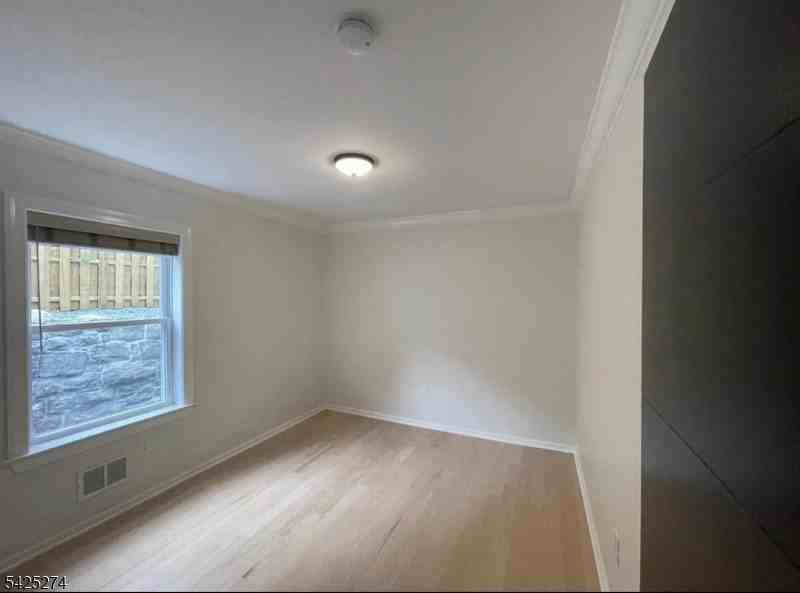 40 Grant St #1 - Photo 7 of 11