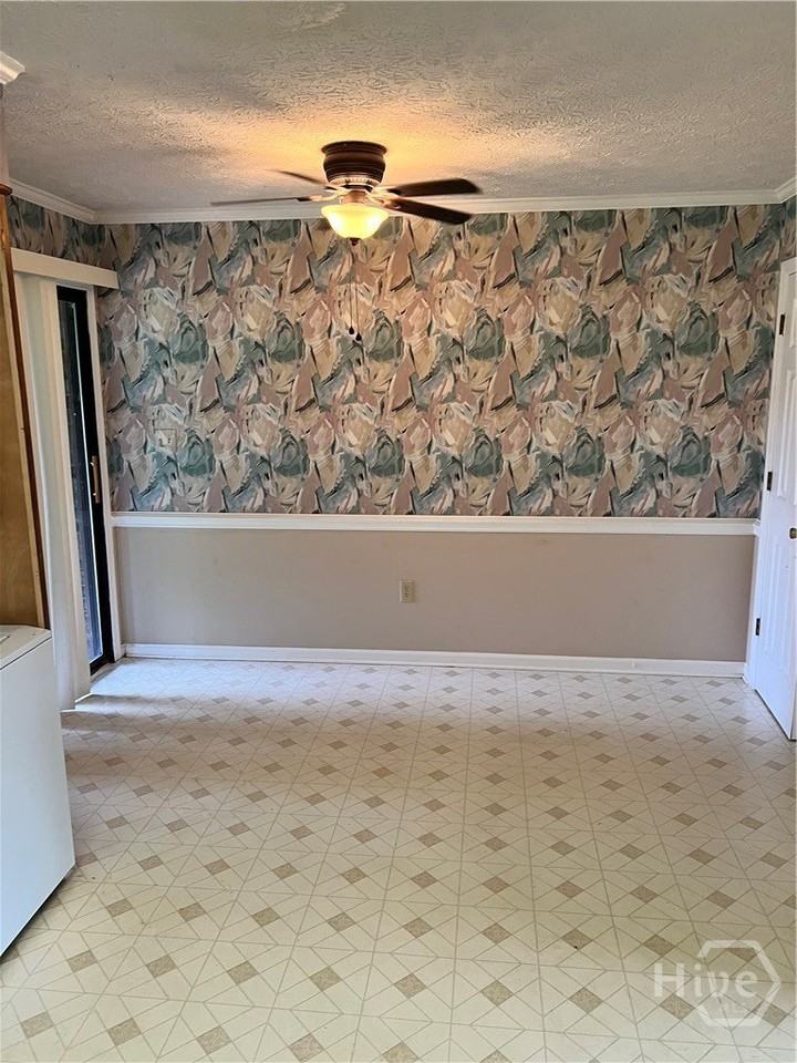 102 Barrington Dr #1 - Photo 2 of 8