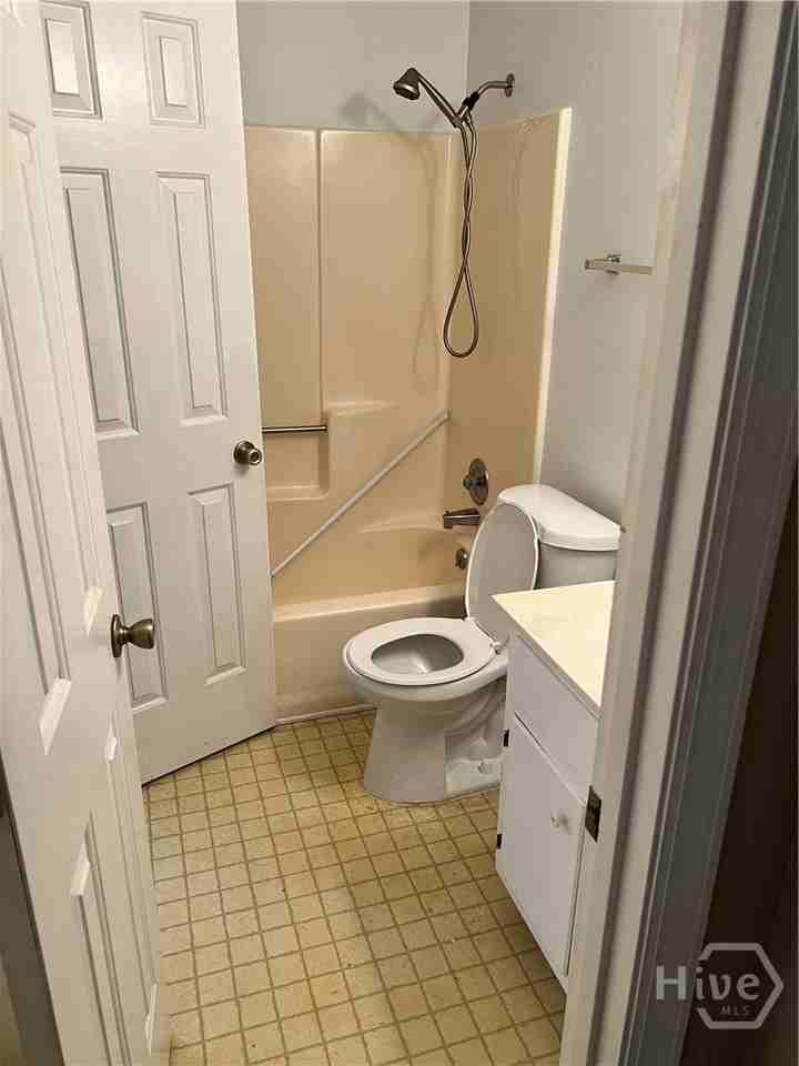 102 Barrington Dr #1 - Photo 3 of 8