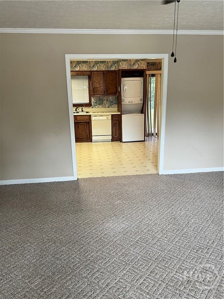 102 Barrington Dr #1 - Photo 4 of 8