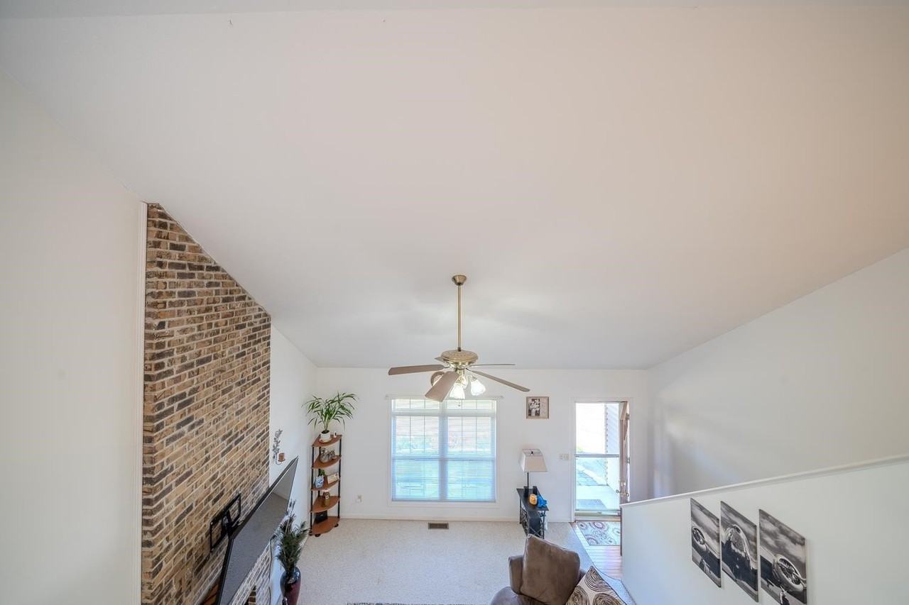 474 Diana Ct - Photo 4 of 24