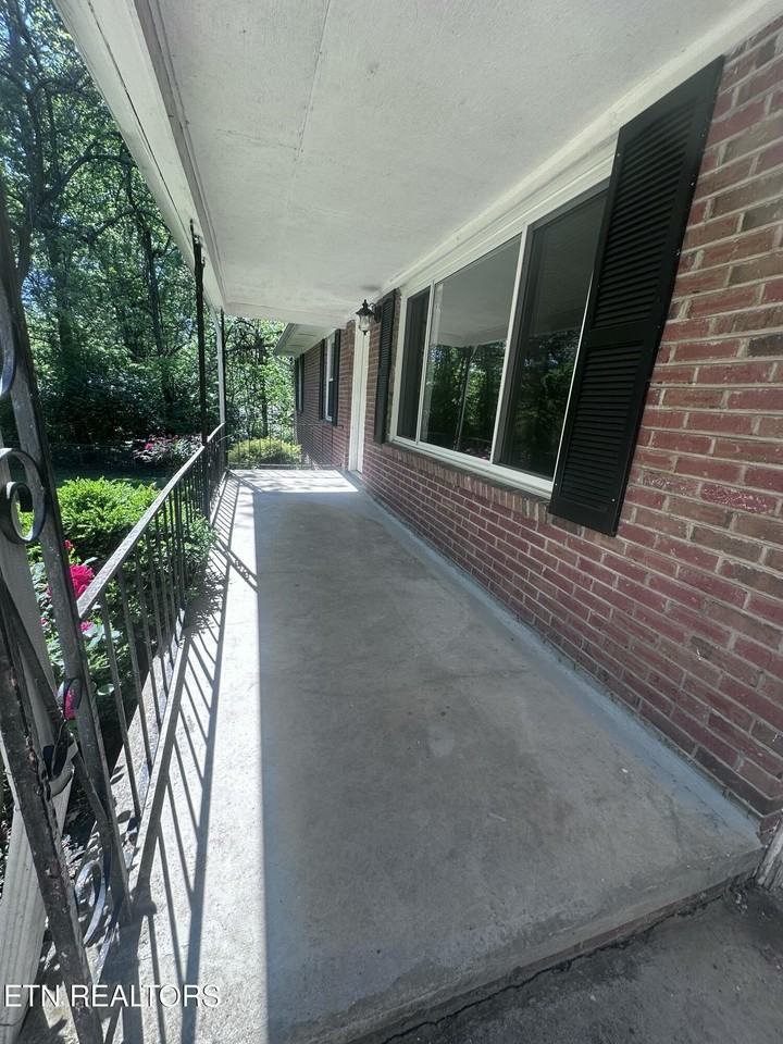 2516 Wayland Ave - Photo 6 of 27