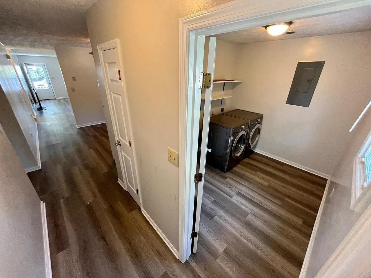 1086 Duncan Ave - Photo 6 of 22