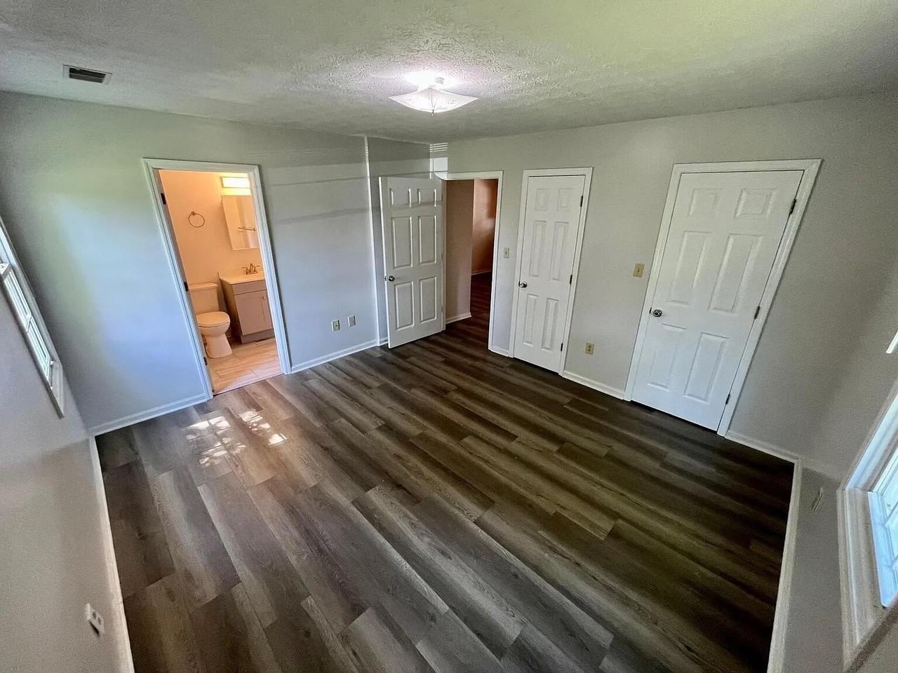 1086 Duncan Ave - Photo 7 of 22