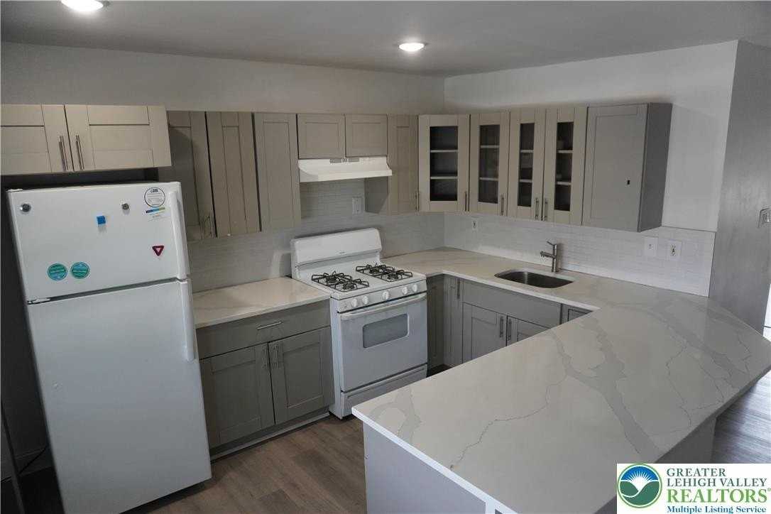 2306 3rd St - Photo 5 of 13