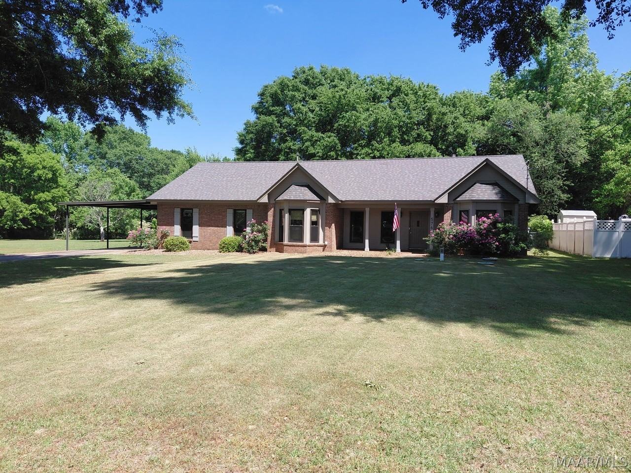 5740 Jane Rd - Photo 3 of 45