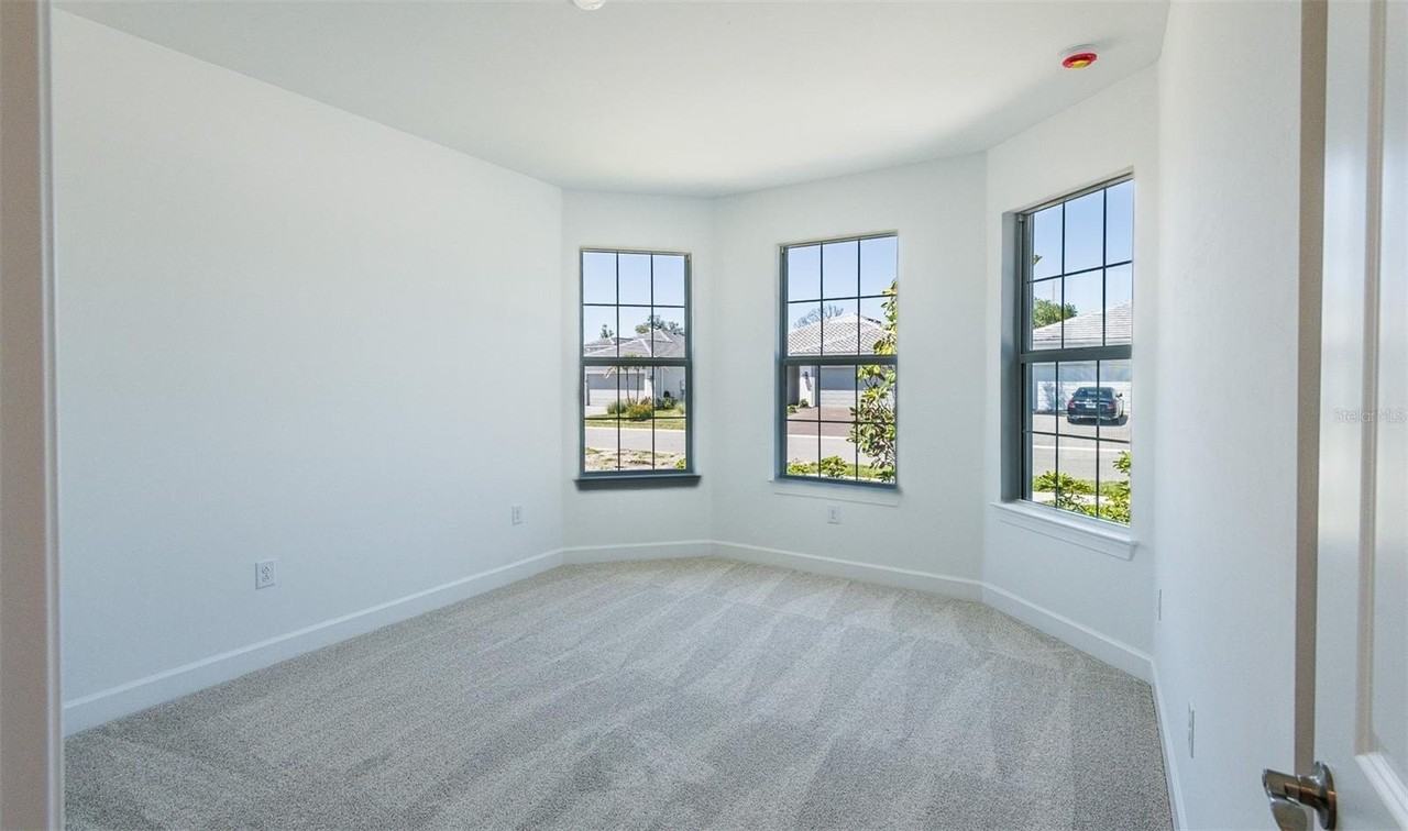 6957 Honeybell Dr - Photo 4 of 26