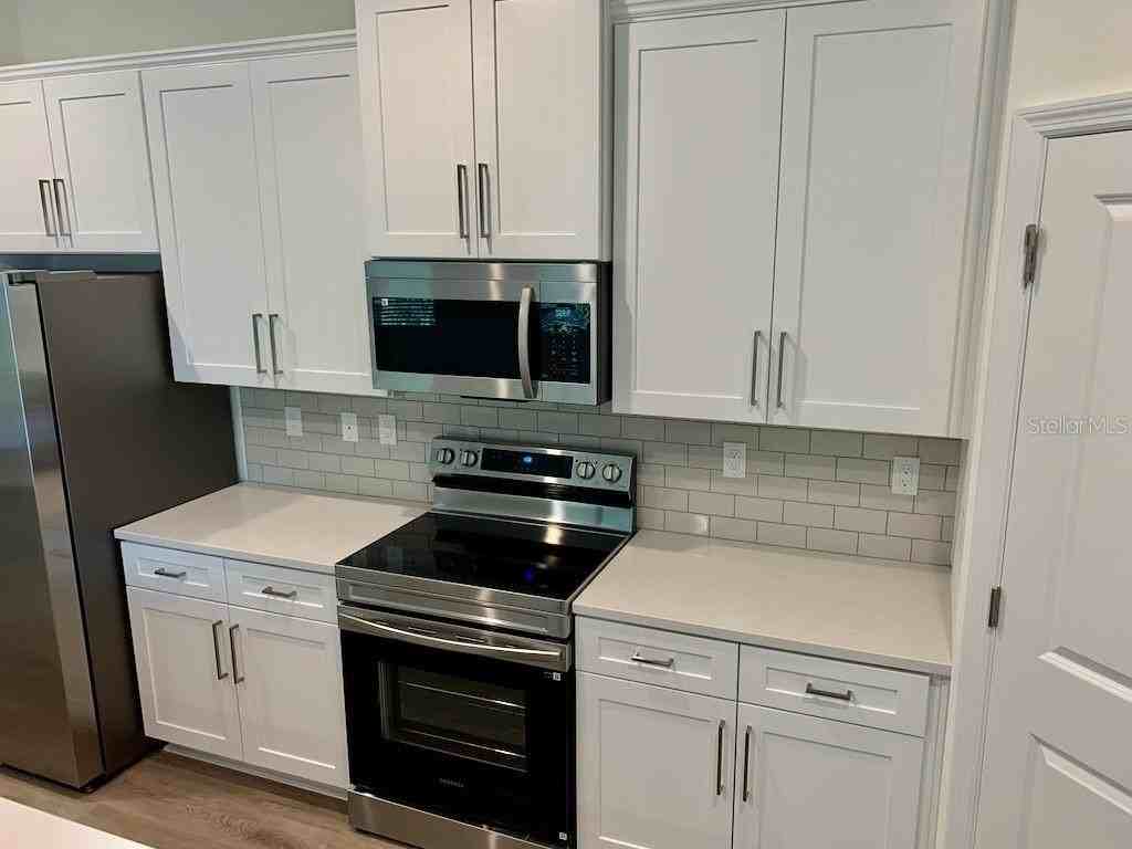 21475 Seaton Ave - Photo 5 of 40