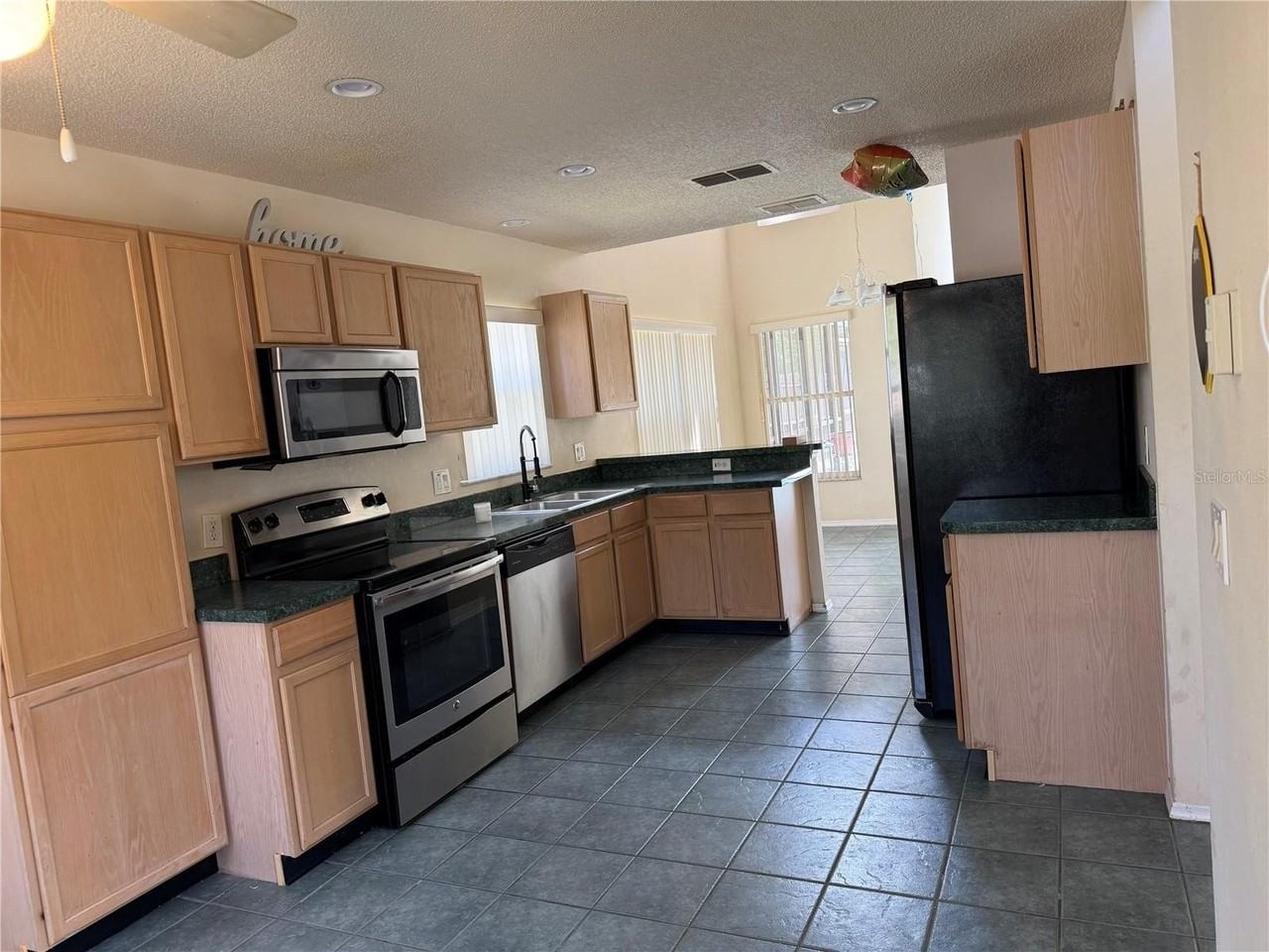 13112 Meadowfield Dr - Photo 6 of 36