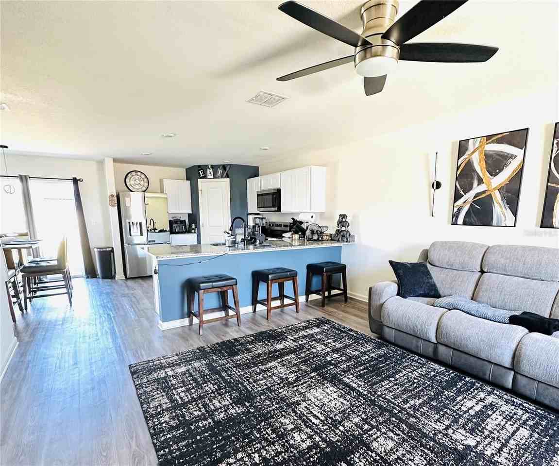 1053 Ambleside Dr - Photo 7 of 32