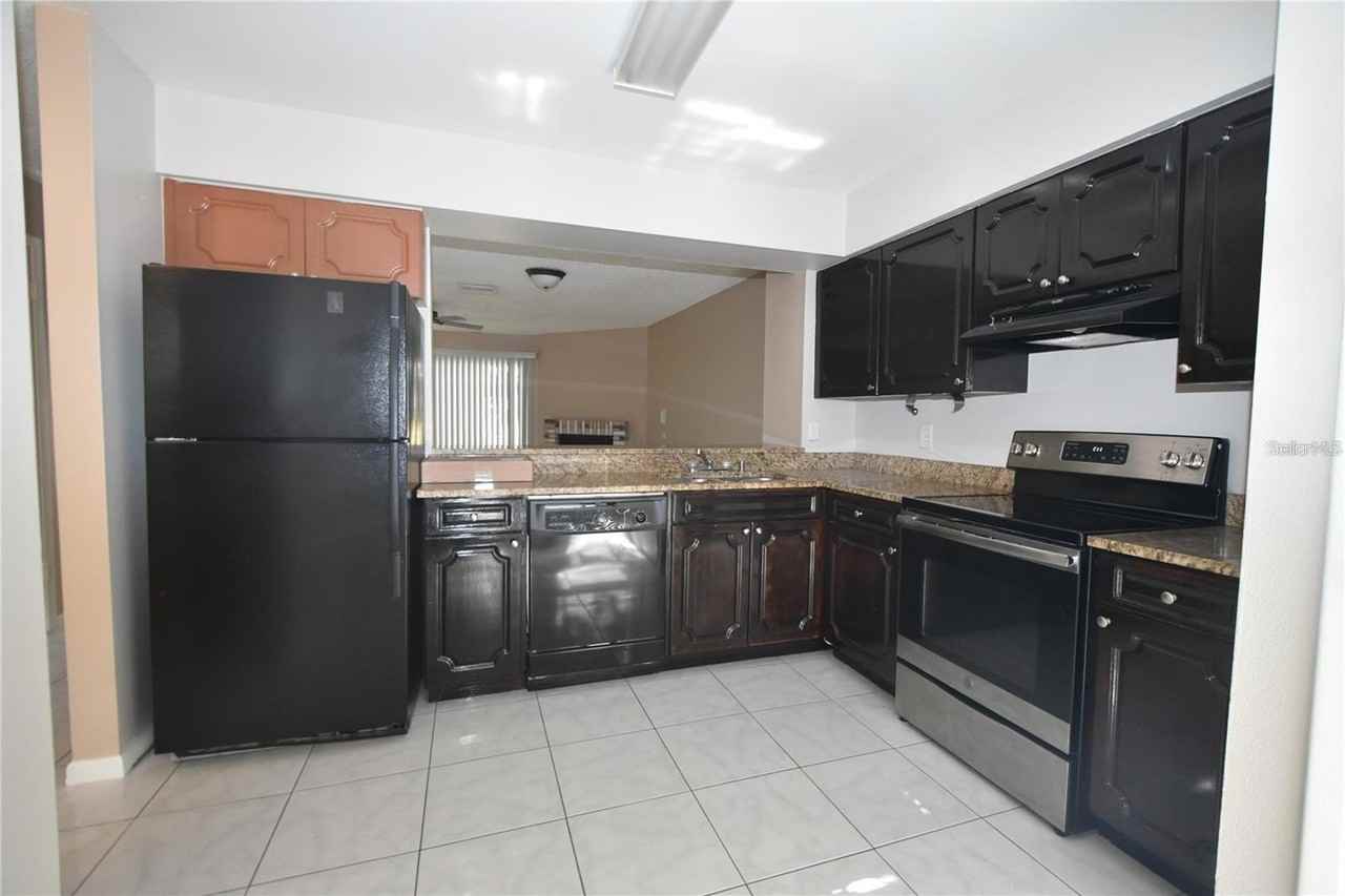 13908 Fletchers Mill Dr - Photo 2 of 13
