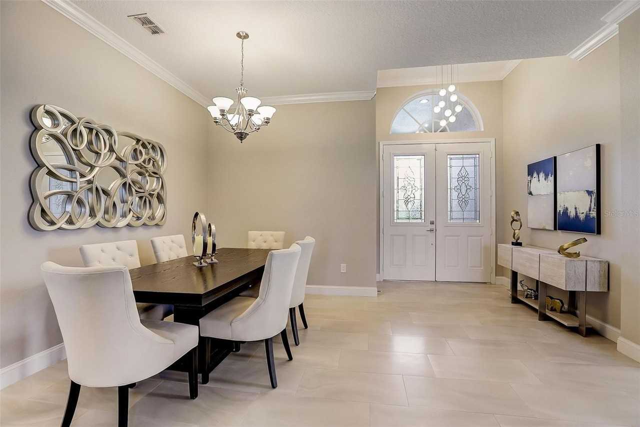 23338 Dinhurst Ct - Photo 3 of 35