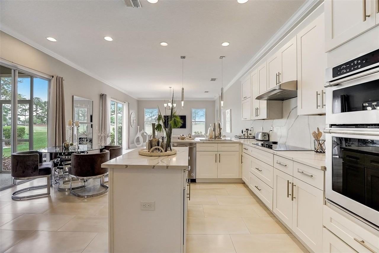 23338 Dinhurst Ct - Photo 7 of 35