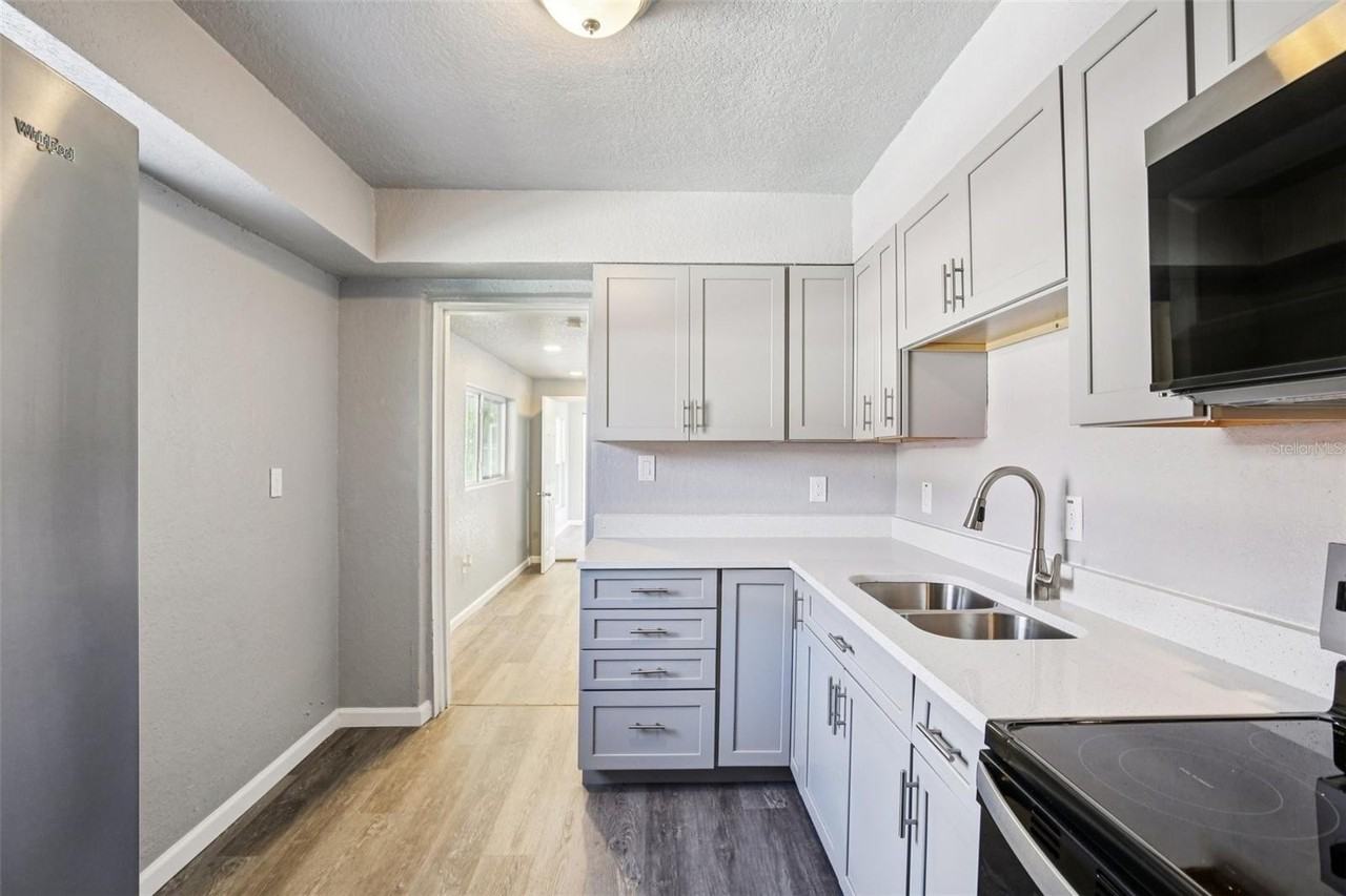 1911 22nd Ave S - Photo 5 of 19