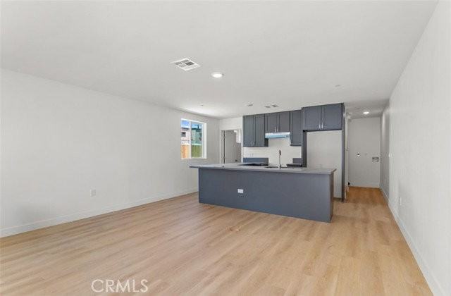 711 W 80th St - Photo 2 of 8