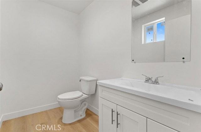 711 W 80th St - Photo 3 of 8