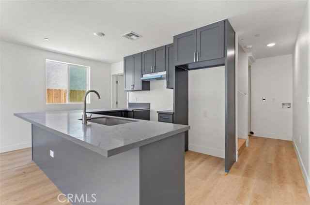 711 W 80th St - Photo 4 of 8