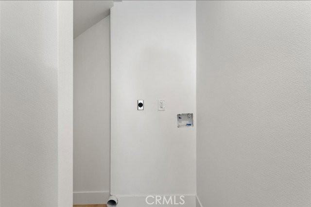 711 W 80th St - Photo 5 of 8