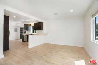 3460 Redwood Ave - Photo 5 of 8