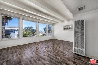 130 Montreal St - Photo 3 of 8