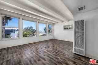 130 Montreal St - Photo 4 of 8