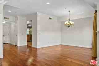 1050 N Edinburgh Ave #303 - Photo 2 of 8