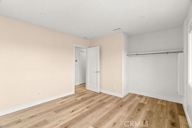 4827 Newton St - Photo 5 of 8