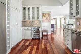 318 26th St - Photo 3 of 8