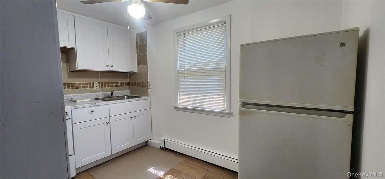 231 West Ave - Photo 4 of 14