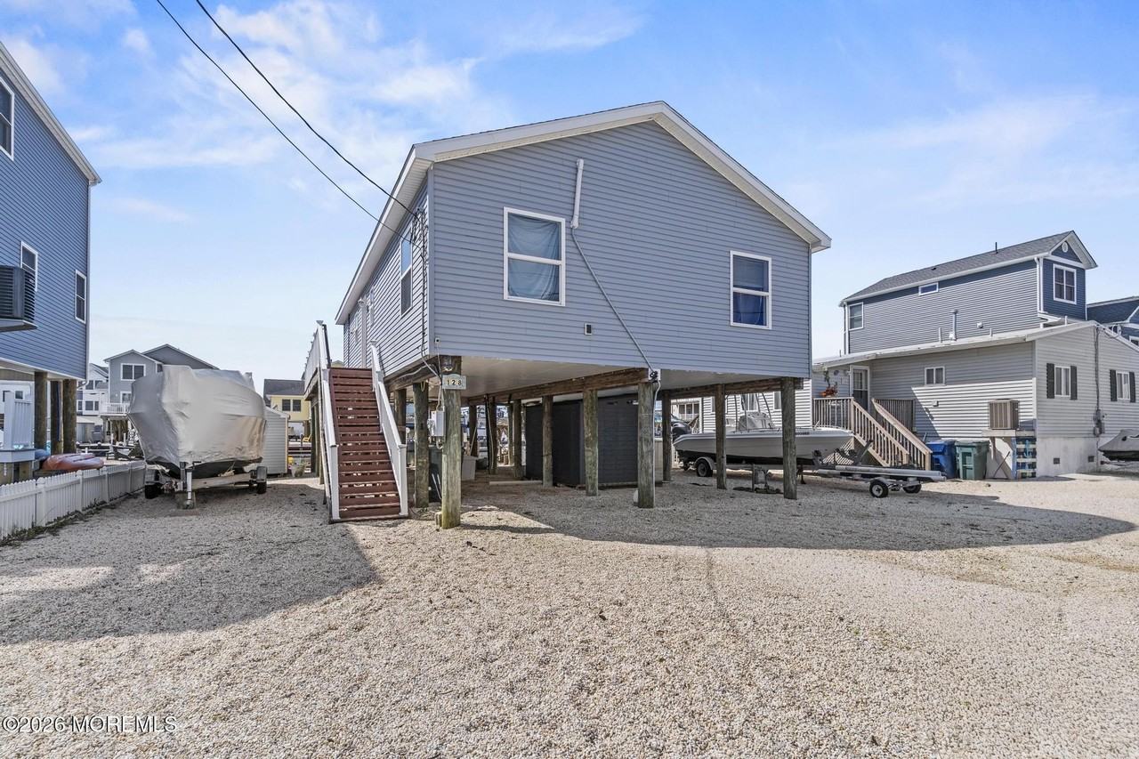 128 E Dory Dr - Photo 3 of 31