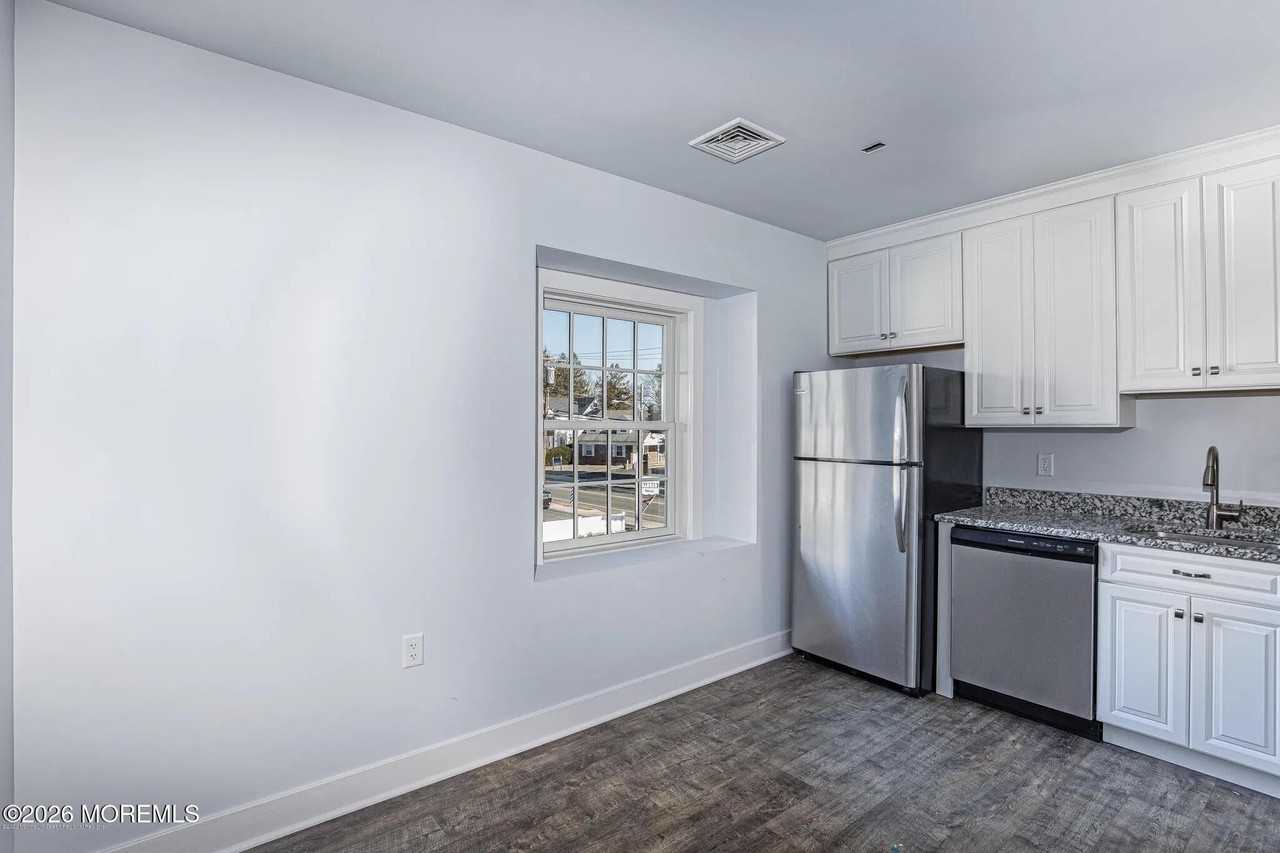 1009 Arnold Ave #2A - Photo 2 of 13