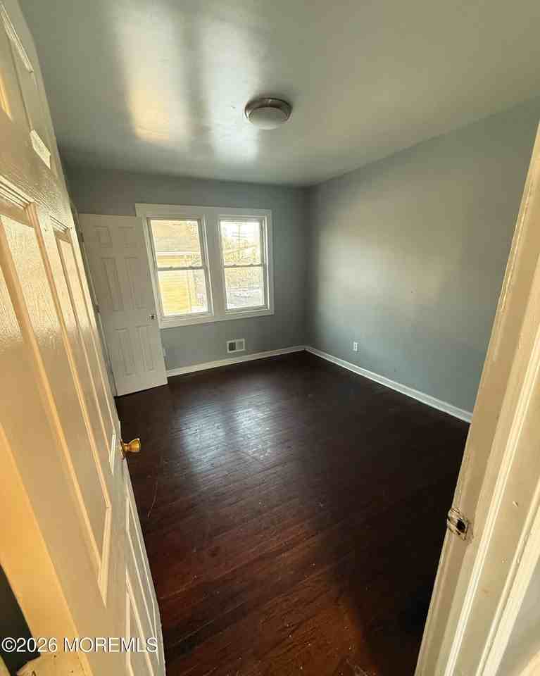 401 Ridge Ave - Photo 7 of 11
