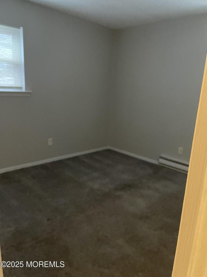 72 Willis Ave #2 - Photo 5 of 8