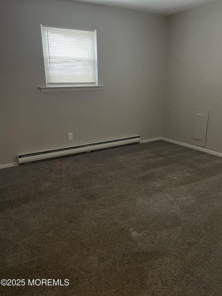 72 Willis Ave #2 - Photo 7 of 8