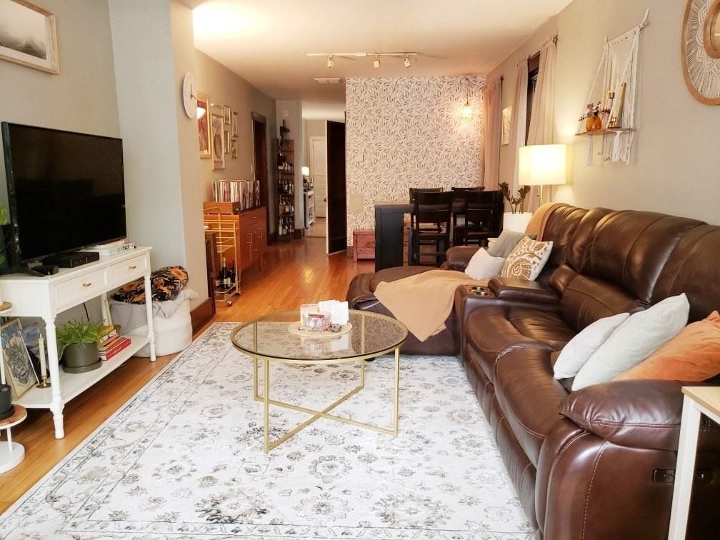 1530 W Diversey Pkwy #1 - Photo 3 of 14