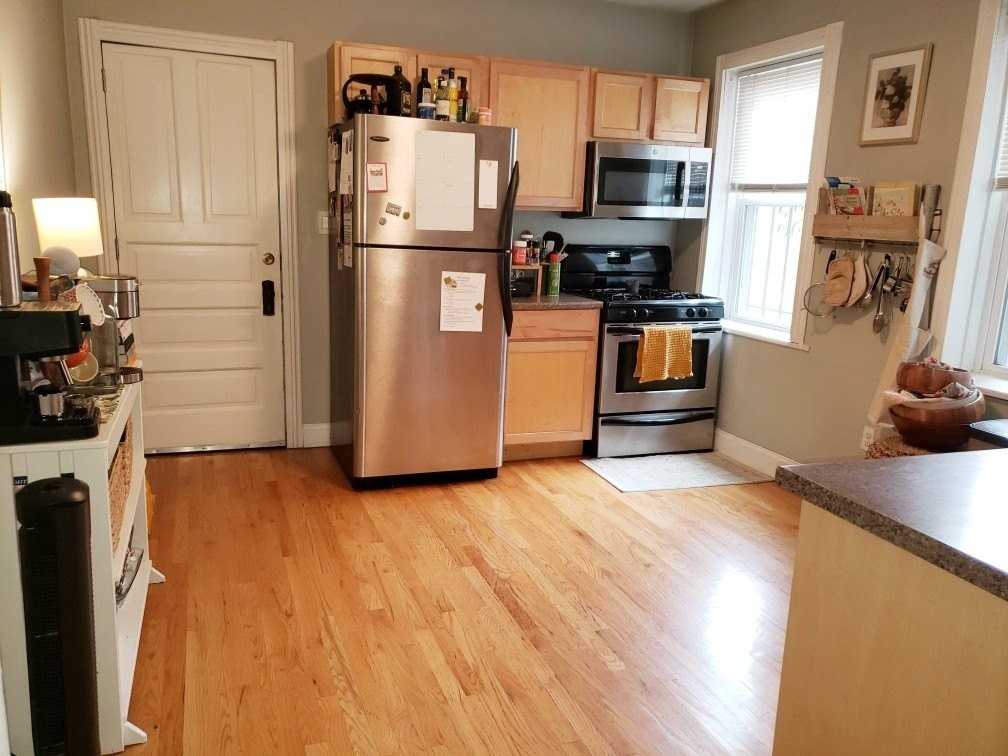 1530 W Diversey Pkwy #1 - Photo 5 of 14