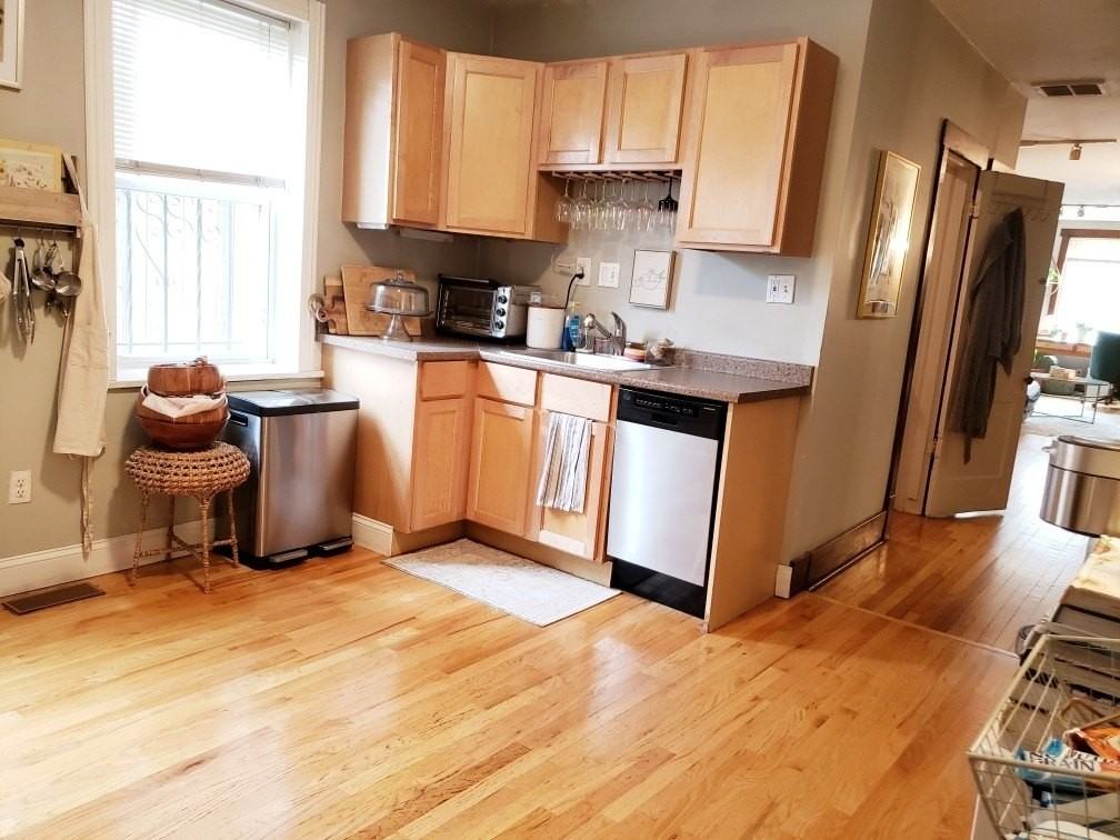 1530 W Diversey Pkwy #1 - Photo 6 of 14