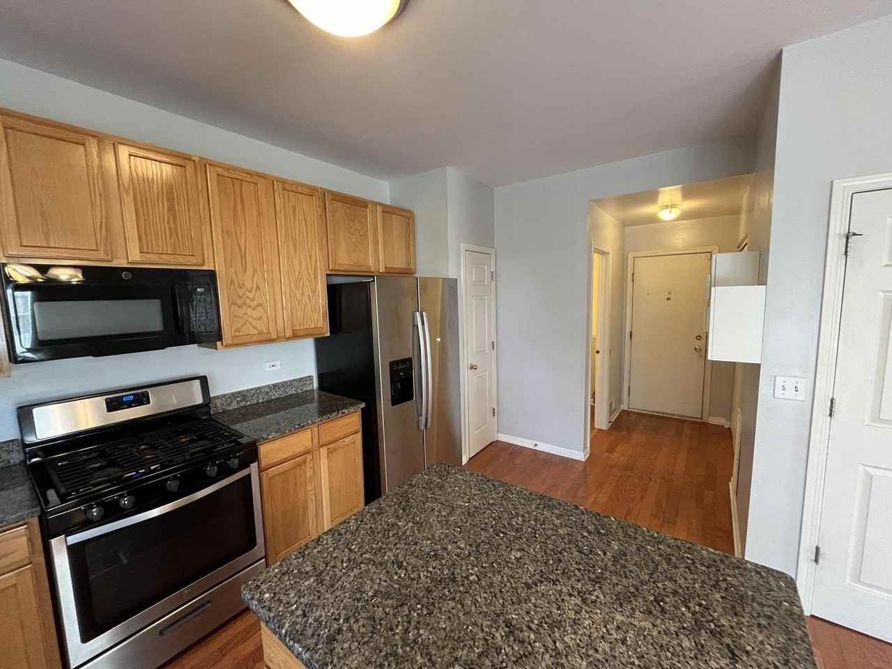 3896 Baybrook Dr - Photo 5 of 24