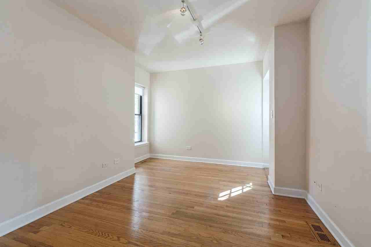 645 W Bittersweet Pl #1 - Photo 7 of 12