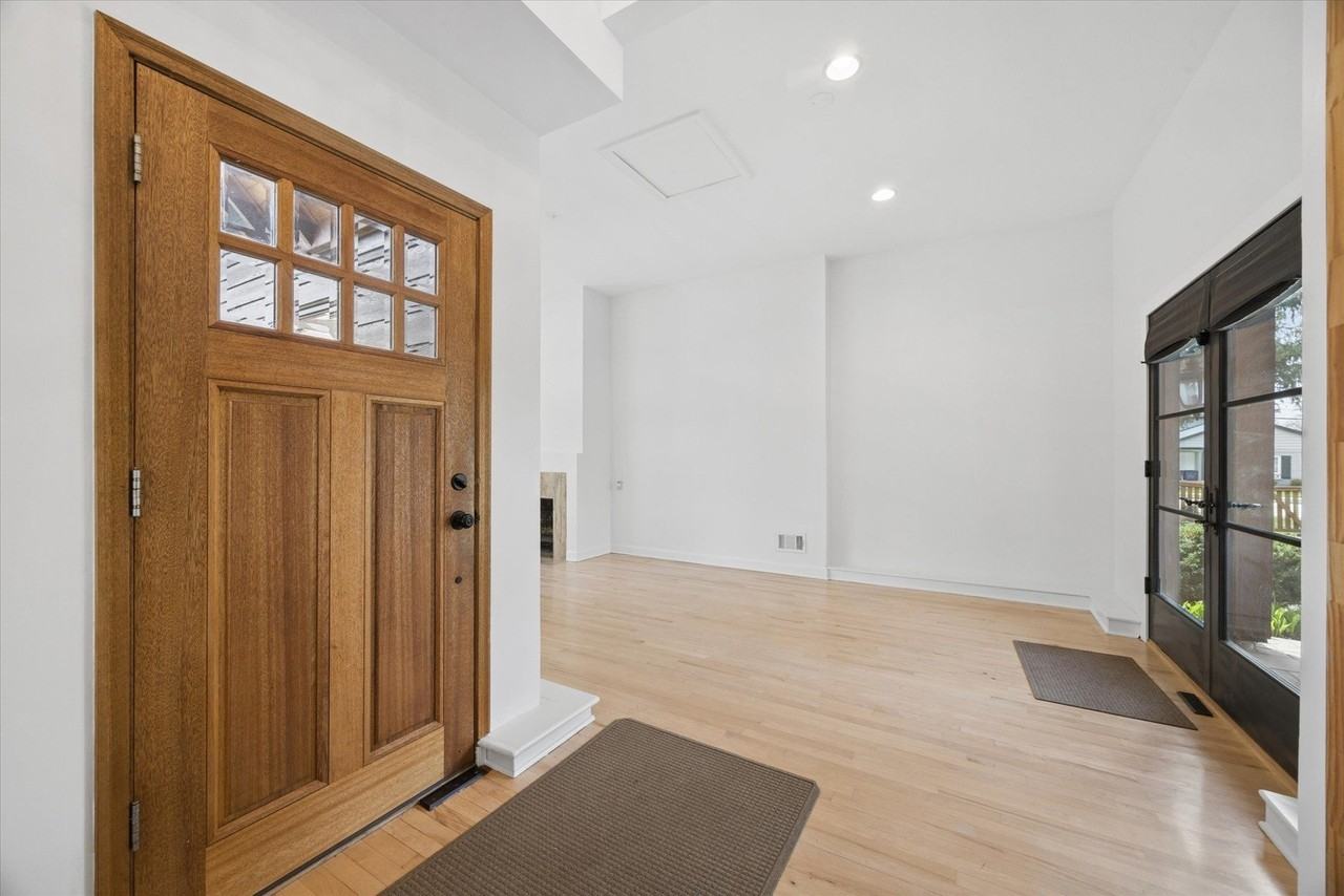 502 47th St - Photo 3 of 29