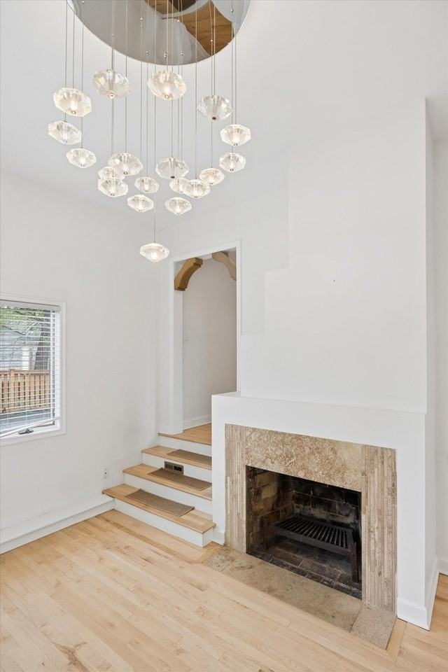 502 47th St - Photo 4 of 29